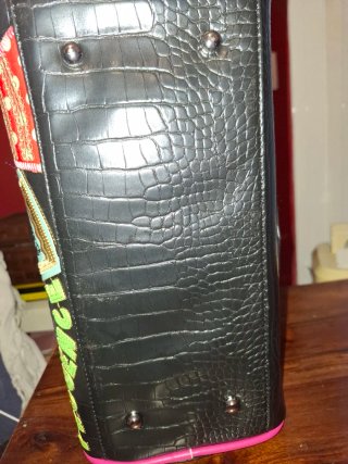 Bolso de mano con diseño