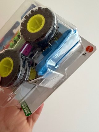 Hot Wheels Skelesaurus Monster Truck