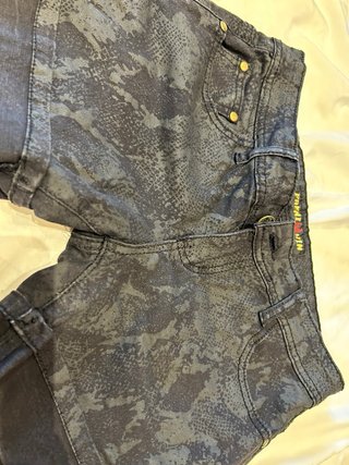 Shorts T36 estampado serpiente