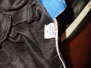 Pantalón Adidas Chile 62 efecto piel