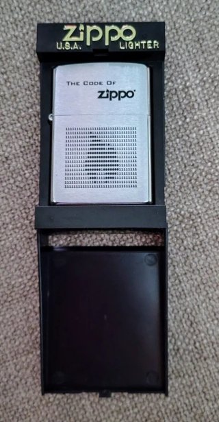 Zippo The Code of Zippo anno 2001