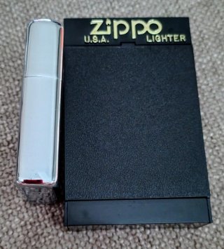 Zippo The Code of Zippo anno 2001