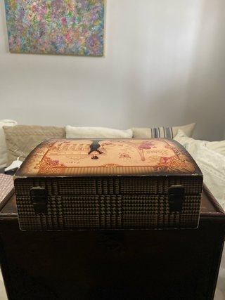 Caja de madera decorada estilo vintage