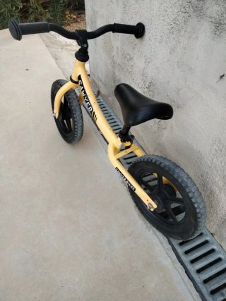 Bicicleta de equilibrio Sawyer amarilla