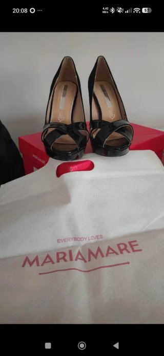 Zapatos negros Peep toes María Mare talla37