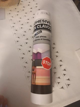 Adhesivo sin clavos