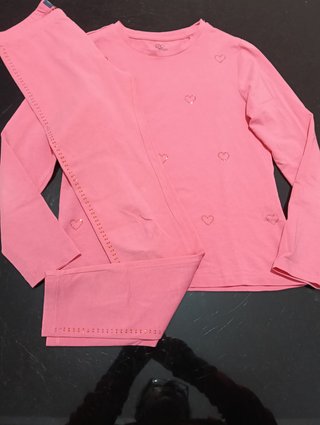 Conjunto de niña OVS con corazones