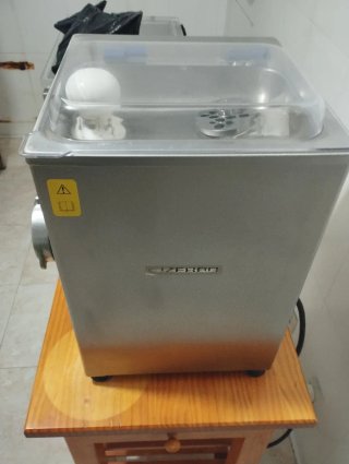 Picadora de carne con frío