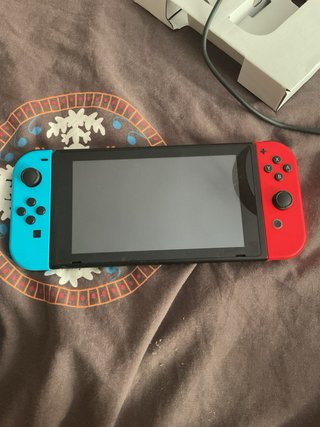 Nintendo Switch con Joy-Cons Azul y Rojo