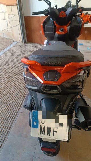 Kymco DTX 125 TCS Maxi Scooter Negro/Naranja