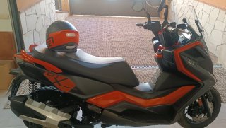 Kymco DTX 125 TCS Maxi Scooter Negro/Naranja
