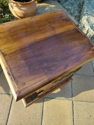 Mueble de madera estilo rústico