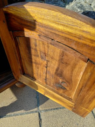 Mueble de madera estilo rústico