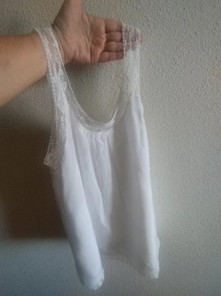 Top lencero blanco con encaje