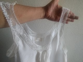 Top lencero blanco con encaje