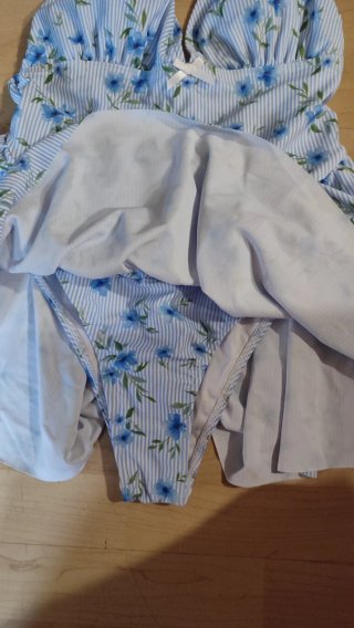 Bañador mujer falda floral azul