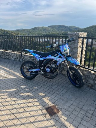 Rieju MRT 49cc Supermotard Azul/Morado