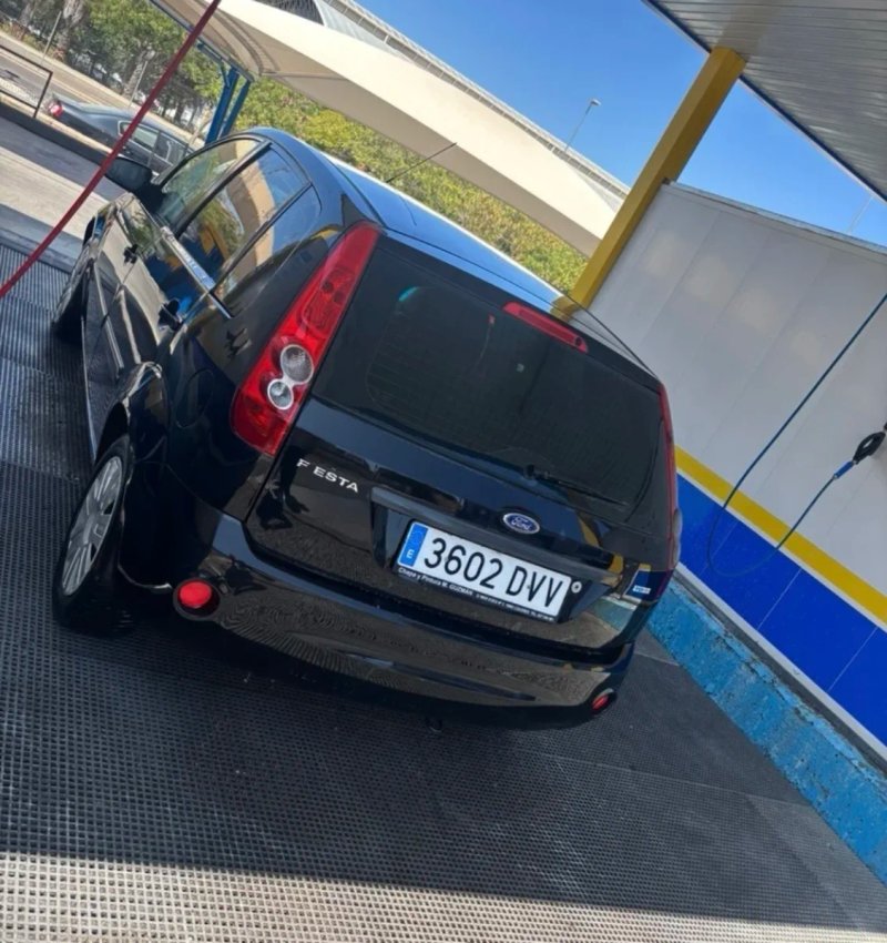 Ford Fiesta 2006 - foto 1