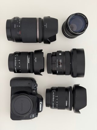 Canon EOS 77D + 5 Objetivos