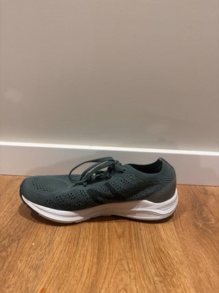 Zapatillas New Balance 890V7 Talla 43.5