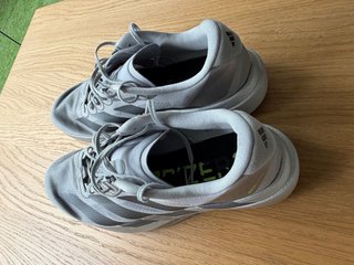 Adidas Adizero SL Talla 44.5 Gris
