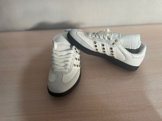 Adidas Samba Blancas con Detalles Dorados