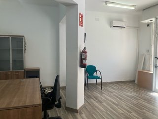 Local en venta en Bufala Badalona de 45 metros 2