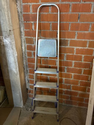 Escalera aluminio 4 peldaños