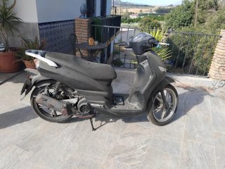 Peugeot Tweet 125 Negra