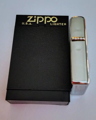 Zippo Desierto y Calavera anno 2002