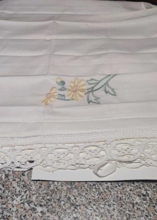 Lenzuola matrimoniali ricamate
