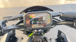 Kawasaki Z900 Negra y Verde
