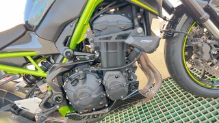 Kawasaki Z900 Negra y Verde