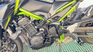 Kawasaki Z900 Negra y Verde