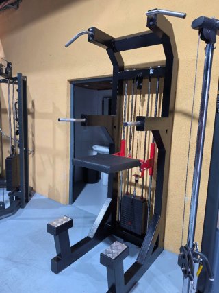 Máquina de dominadas y fondos GYM FACTORY K3P