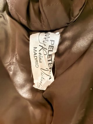 Chaqueta de pelo y cuero marrón