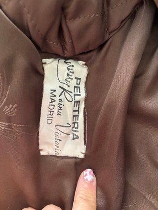 Chaqueta de pelo y cuero marrón