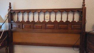 Cabecero y mesillas madera estilo castellano