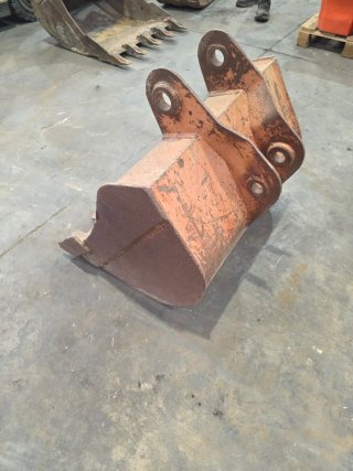 Cazo 80cm para Retroexcavadora Mixta Case