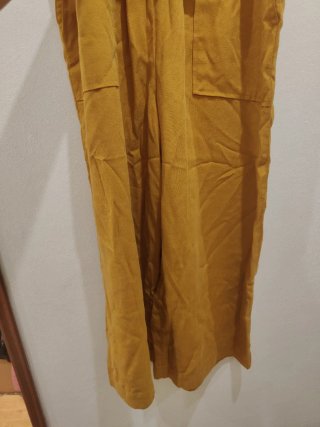Pantalón Zara goma cintura color mostaza Talla XS