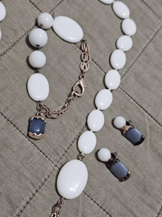Conjunto collar, pulsera y pendientes