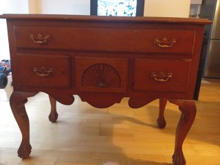 Cómoda Lowboy R. Juste Requena Estilo Chippendale