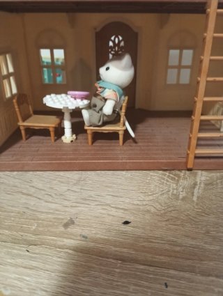 Casa Sylvanian Families con 3 muñecos