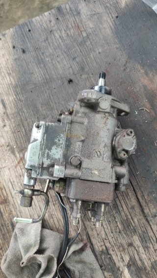 Bomba inyectora Jeep 2.5 Diesel Rota