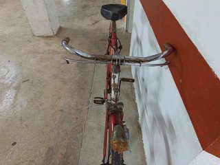 Bicicleta antigua roja