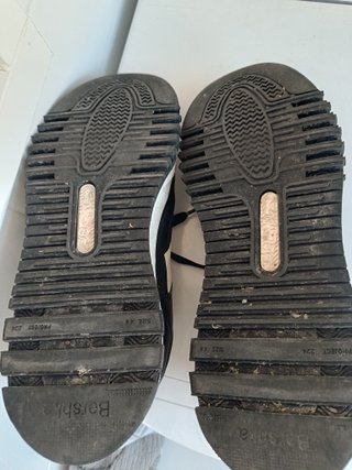 Zapatillas Bershka Talla 44 Negras y Blancas