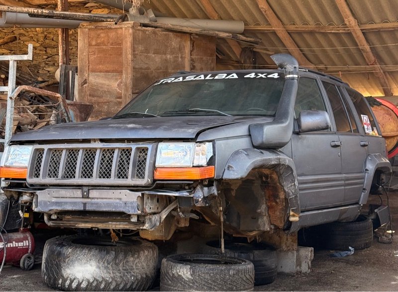 Jeep Grand Cherokee 1998 5.9 v8 - foto 1