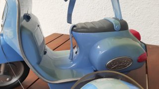Moto Vespa Baby Born Azul con Mando