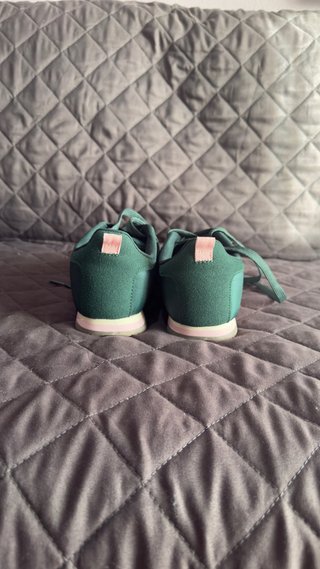 Zapatillas deportivas verde y rosa talla 40