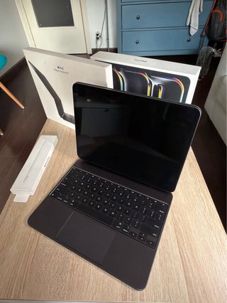iPad Pro 13 M5 512GB Cell + Magic Keyboard +pencil